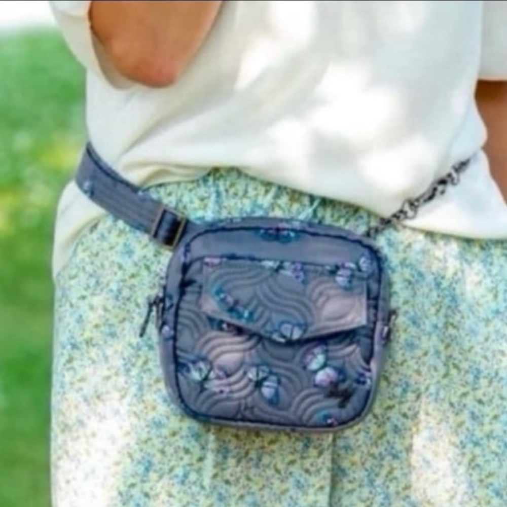 Lug Flapper SE Convertible Crossbody bag
